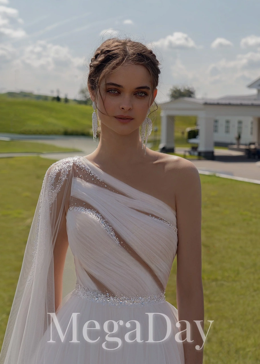 Платье «Мисути» спереди крупным планом: асимметричный лиф с драпировкой, прозрачными вставками и пайетками.